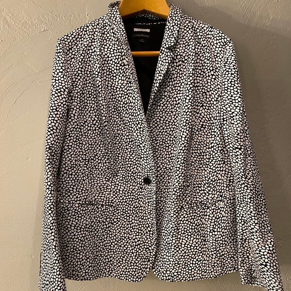 Lane Bryant Jackets & Blazers - Lane Bryant Modernist Patterned Blazer 24